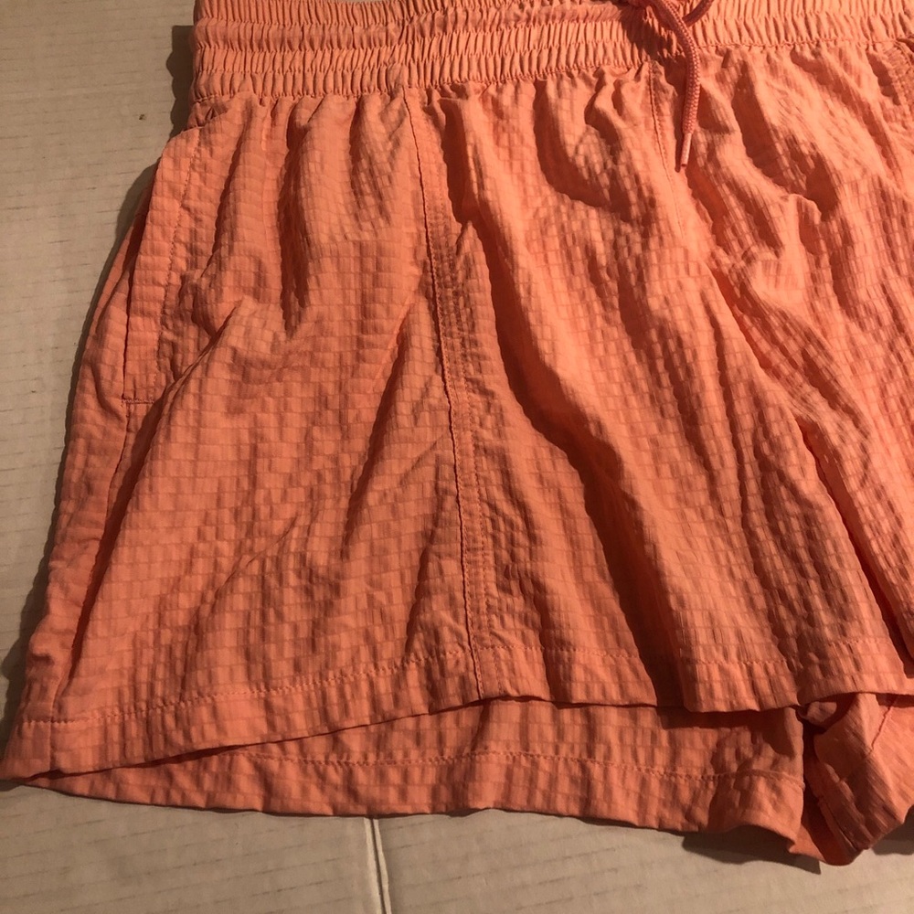 Columbia Women’s Size XL Boundless Trek Active Short Regular Fit 3" Inseam Pink - Picture 5 of 13